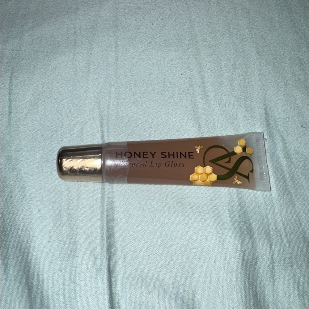 1 NEW Victoria's Secret Honey Shine Flavored Lip Gloss Honey Shine